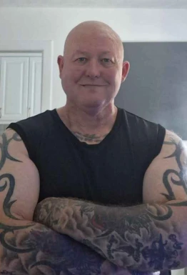 English men looking for love