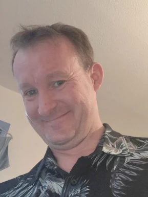 English men looking for love