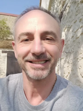 French men looking for love